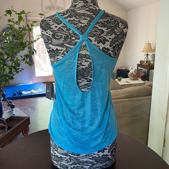 Nike Tops - 🌺$18 OFF RETAIL $38🌺NWT NIKE SIZE SMALL🌺CLOSET CLOSING EVERYTHING MUST GO 🌺